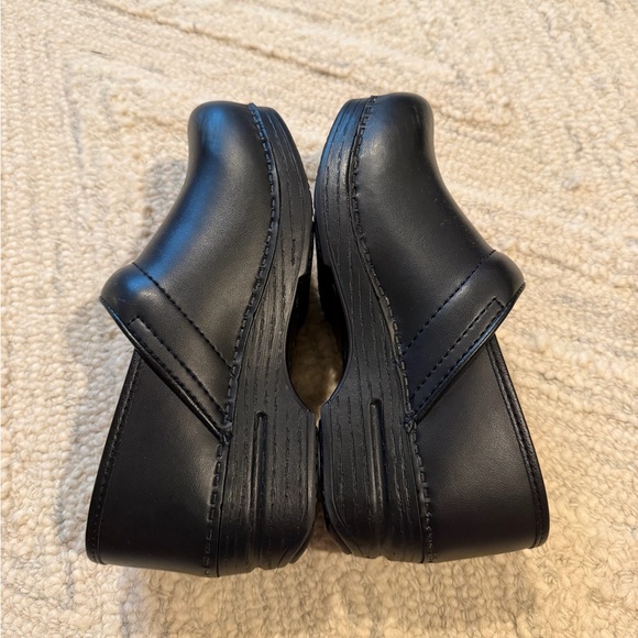 Dansko XP Women’s Black Slip Resistant Clogs Size 36EU - Picture 6 of 11